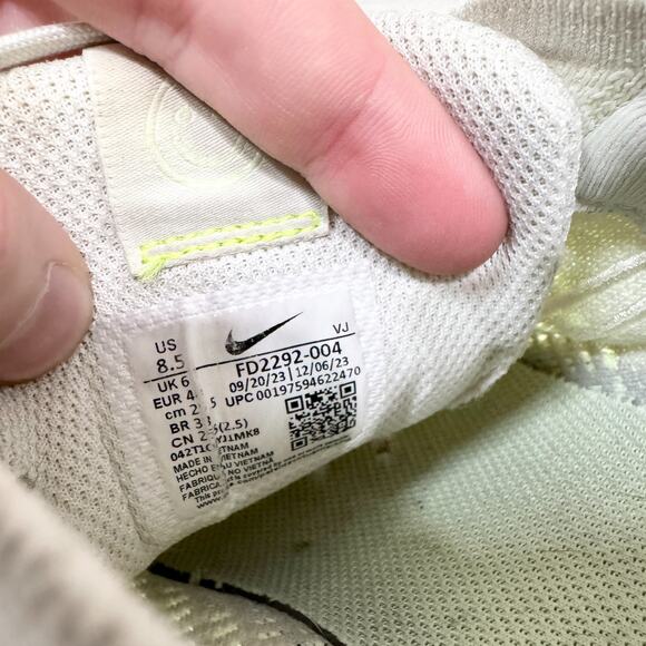 Nike Shoes Women Size 8.5 Sea Glass Interact Run Barely Volt Road Run Sneakers - Picture 7 of 8